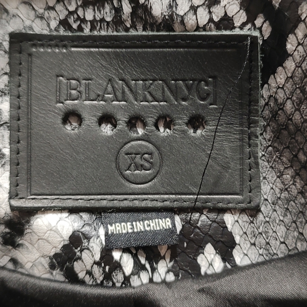 Blank NYC Black and Gray Faux Snakeskin Jacket Size XS - Picture 9 of 9